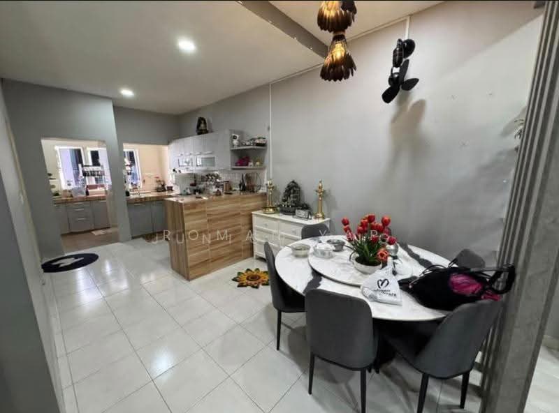 Rumah Teres 2-Tingkat untuk Disewa di M Residence 2 (Rawang) - Roman Yap - Kitchen - PropertyGuru.com.my