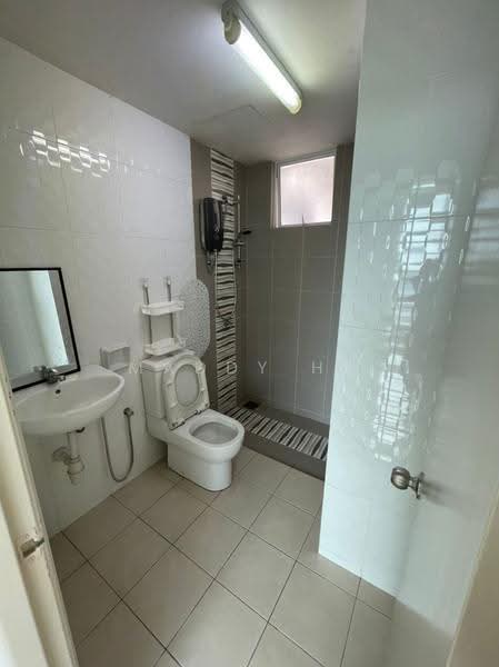 Kondominium untuk Dijual di The Zest @ Kinrara 9 - Maddy Ho - Bathroom - PropertyGuru.com.my
