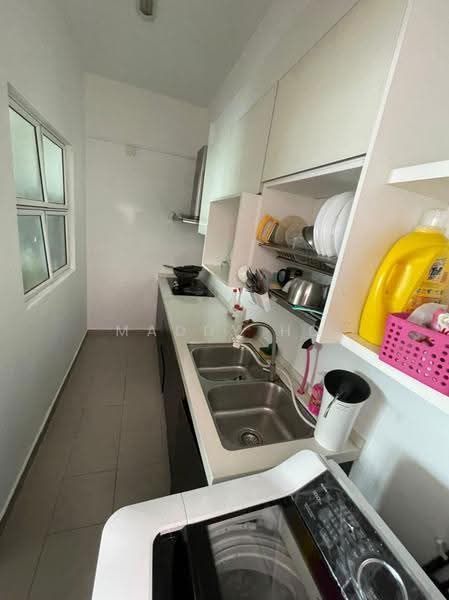 Kondominium untuk Dijual di The Zest @ Kinrara 9 - Maddy Ho - Kitchen - PropertyGuru.com.my