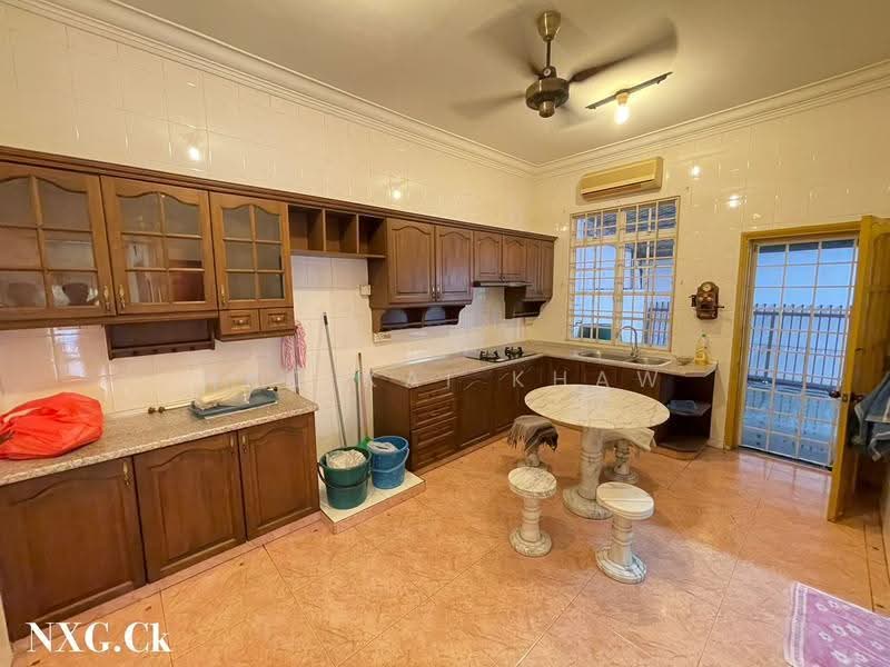 Semi-Detached House for Sale in Bandar Baru Klang (Klang) - Hao Kai Khaw - Kitchen - PropertyGuru.com.my