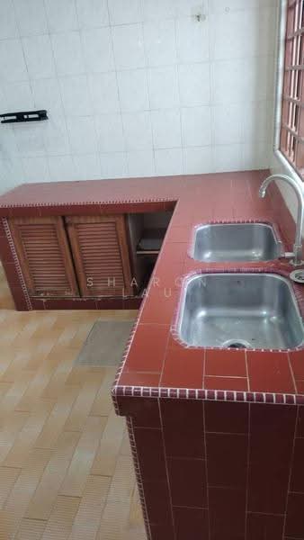 Rumah Teres 1-Tingkat untuk Disewa di Taman Pelangi (Johor Bahru) - Sharon Lau - Kitchen - PropertyGuru.com.my