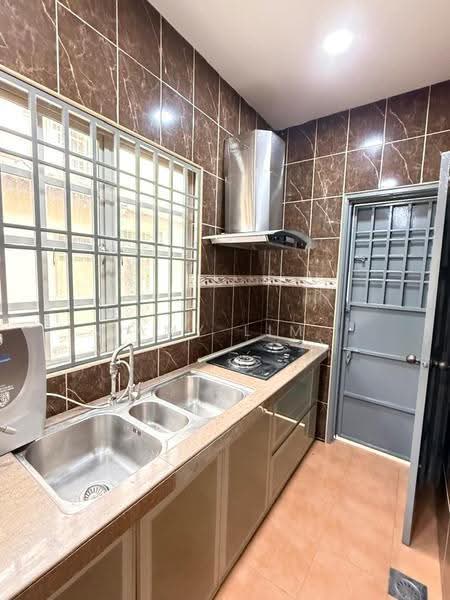 Rumah Teres 2-Tingkat untuk Disewa di Bandar Puteri Puchong (Puchong) - Amy Lim - Kitchen - PropertyGuru.com.my