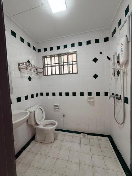 Rumah Teres 2-Tingkat untuk Disewa di Bandar Puteri Puchong (Puchong) - Amy Lim - Bathroom - PropertyGuru.com.my