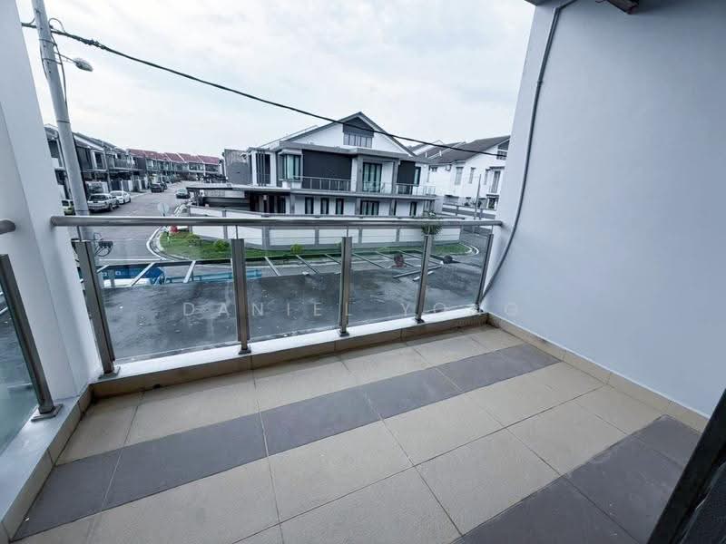 Rumah Teres 2-Tingkat untuk Dijual di Taman Kota Masai (Pasir Gudang) - Daniel Yong - Balcony - PropertyGuru.com.my
