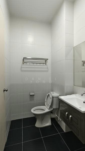 Rumah Teres 2-Tingkat untuk Dijual di Taman Kota Masai (Pasir Gudang) - Daniel Yong - Bathroom - PropertyGuru.com.my