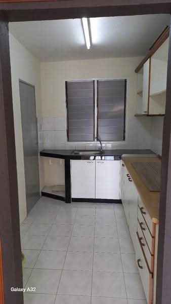 Pangsapuri untuk Dijual di Kota Emas - Lilly . - Kitchen - PropertyGuru.com.my