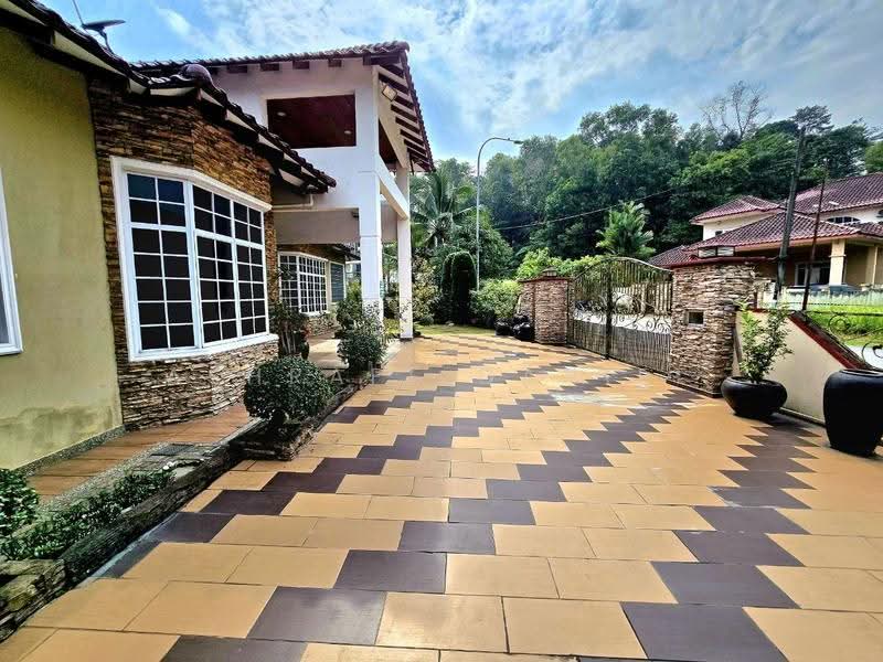 Bungalow House for Sale in Seksyen 8 (Kota Damansara) - Ashraff Daniel - Exterior - PropertyGuru.com.my