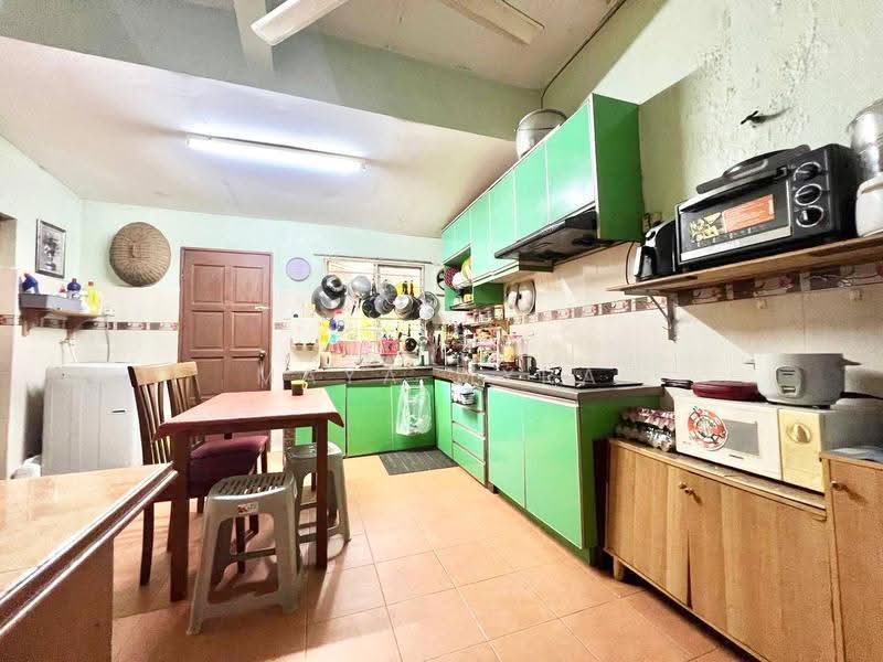 1-storey Terraced House for Sale in Bandar Rinching Seksyen 5 (Semenyih) - Maya Myra - Kitchen - PropertyGuru.com.my