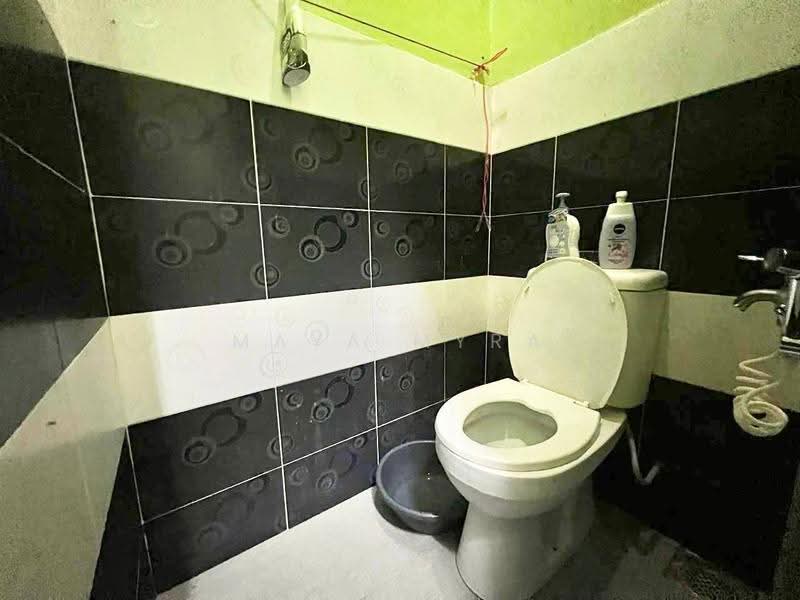1-storey Terraced House for Sale in Bandar Rinching Seksyen 5 (Semenyih) - Maya Myra - Bathroom - PropertyGuru.com.my