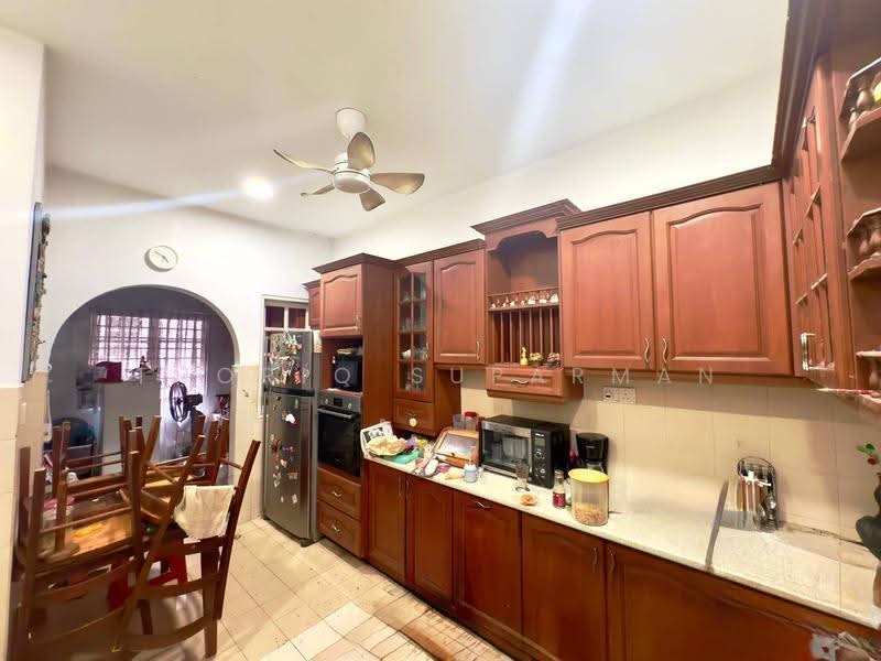 Rumah Teres 2-Tingkat untuk Dijual di Serdang Raya (Seri Kembangan) - Thoriq Suparman - Kitchen - PropertyGuru.com.my