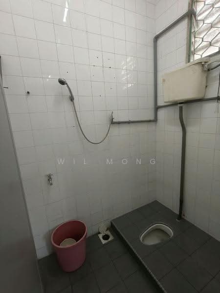 Rumah Teres 2-Tingkat untuk Disewa di Taman Kota Kulai (Kulai) - Wil Mong - Bathroom - PropertyGuru.com.my