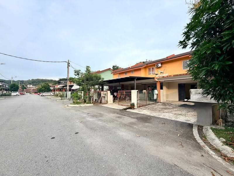 2-storey Terraced House for Sale in Taman Salak Baiduri (Sepang) - Tasya Ruslan - PropertyGuru.com.my