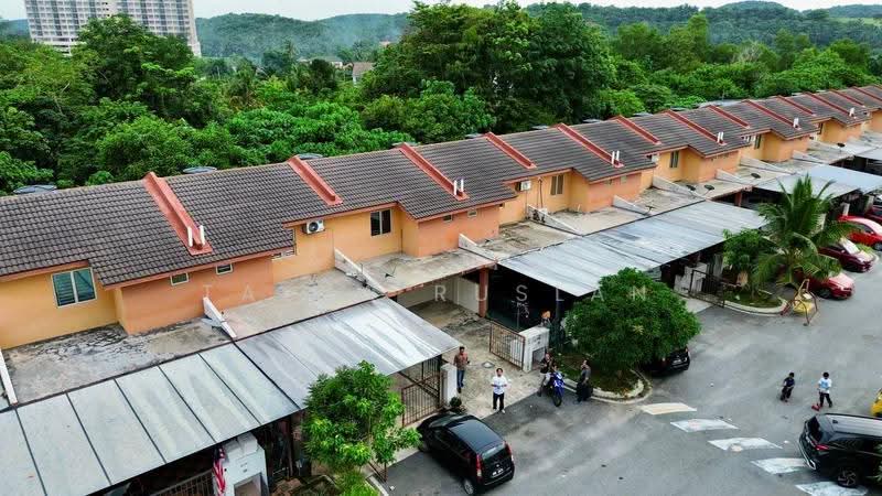 2-storey Terraced House for Sale in Taman Salak Baiduri (Sepang) - Tasya Ruslan - PropertyGuru.com.my