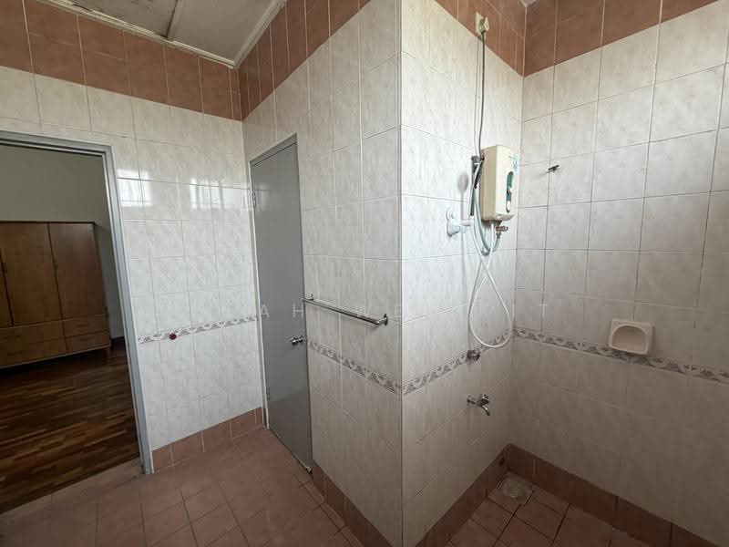 2-storey Terraced House for Rent in Ara Damansara (Selangor) - Cheah Wei Kit - Bathroom - PropertyGuru.com.my