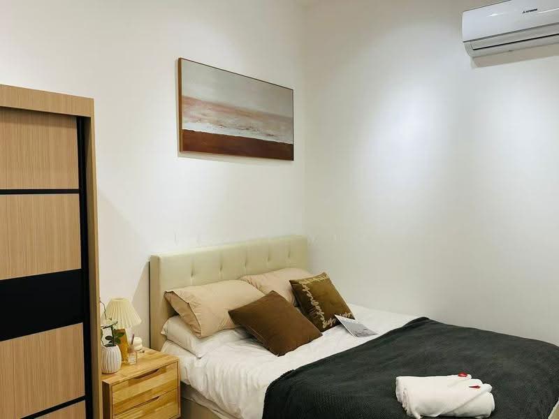 Kediaman Servis untuk Dijual di Majestic Residence - Lesli Yim - Bedroom - PropertyGuru.com.my