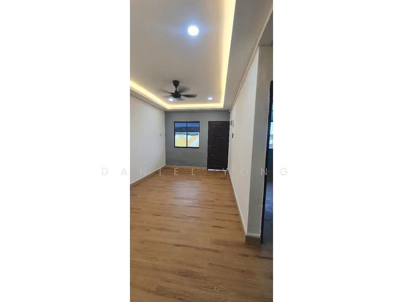 Rumah Flat untuk Dijual di Taman Cendana - Daniel Yong - Living Room - PropertyGuru.com.my