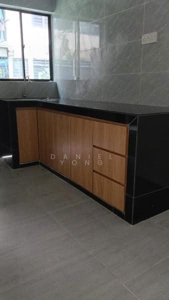Rumah Flat untuk Dijual di Taman Cendana - Daniel Yong - Kitchen - PropertyGuru.com.my