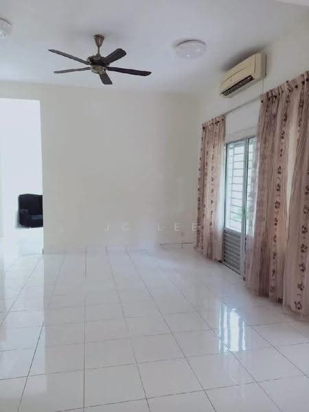 2-storey Terraced House for Sale in Denai Alam (Shah Alam) - JC Lee - Living Room - PropertyGuru.com.my