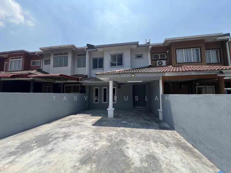 Rumah Teres 2-Tingkat untuk Dijual di Bukit Sentosa (Rawang) - Tasya Ruslan - PropertyGuru.com.my