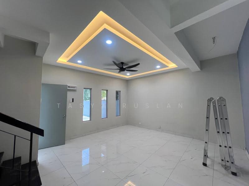Rumah Teres 2-Tingkat untuk Dijual di Bukit Sentosa (Rawang) - Tasya Ruslan - PropertyGuru.com.my