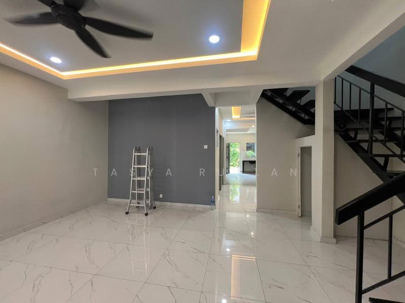 Rumah Teres 2-Tingkat untuk Dijual di Bukit Sentosa (Rawang) - Tasya Ruslan - PropertyGuru.com.my