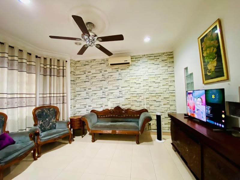 1-storey Terraced House for Sale in Taman Keramat (Ulu Kelang) - Nadrah Omar - Living Room - PropertyGuru.com.my