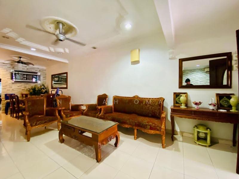 1-storey Terraced House for Sale in Taman Keramat (Ulu Kelang) - Nadrah Omar - Living Room - PropertyGuru.com.my
