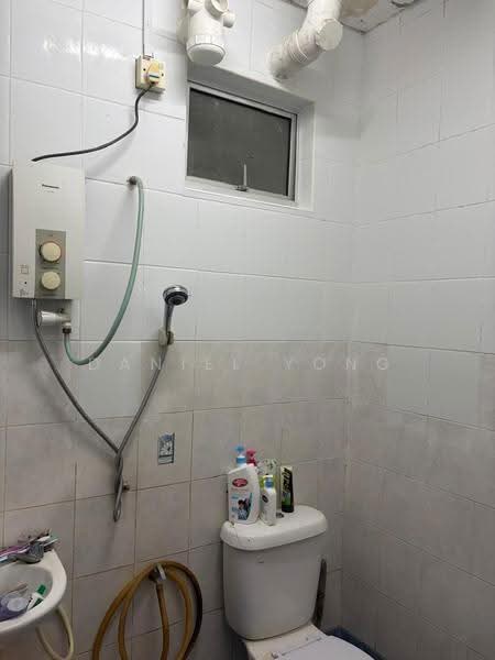 Apartment for Sale at Villa Krystal @ Bandar Selesa Jaya - Daniel Yong - Bathroom - PropertyGuru.com.my
