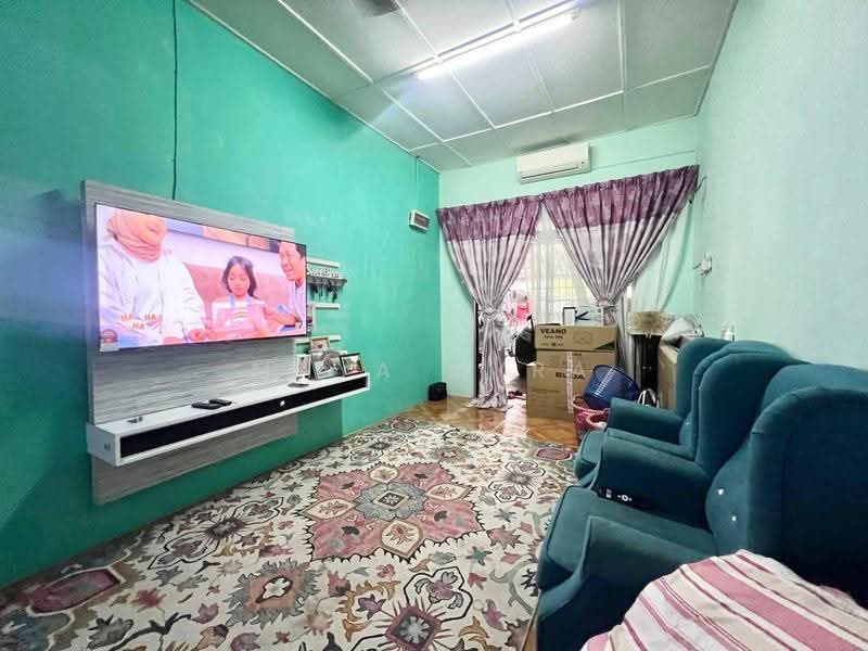Terraced House for Sale in Bandar Mahkota Banting (Tanjong Duabelas) - Maya Myra - Living Room - PropertyGuru.com.my