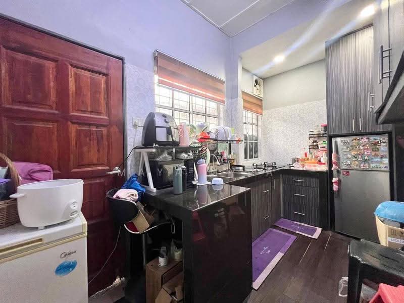 Terraced House for Sale in Bandar Mahkota Banting (Tanjong Duabelas) - Maya Myra - Kitchen - PropertyGuru.com.my