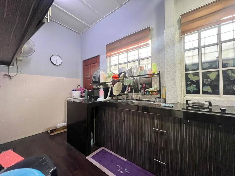 Terraced House for Sale in Bandar Mahkota Banting (Tanjong Duabelas) - Maya Myra - Kitchen - PropertyGuru.com.my