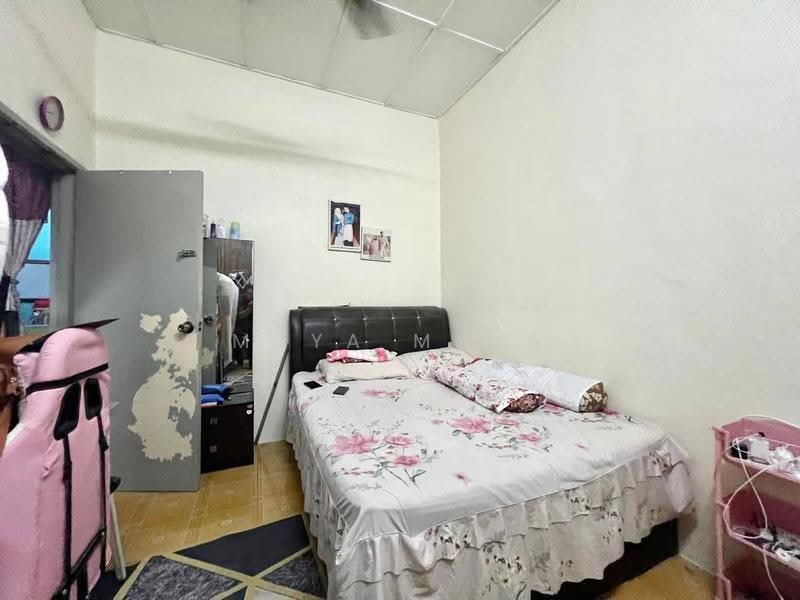 Terraced House for Sale in Bandar Mahkota Banting (Tanjong Duabelas) - Maya Myra - Bedroom - PropertyGuru.com.my