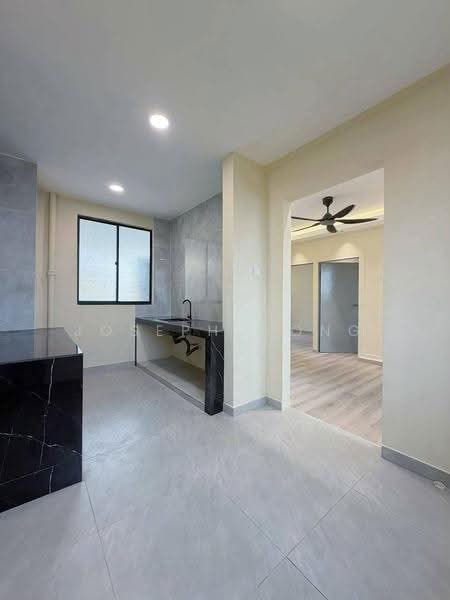Rumah Flat untuk Dijual di Flat Taman Perling - Joseph Wong - Kitchen - PropertyGuru.com.my