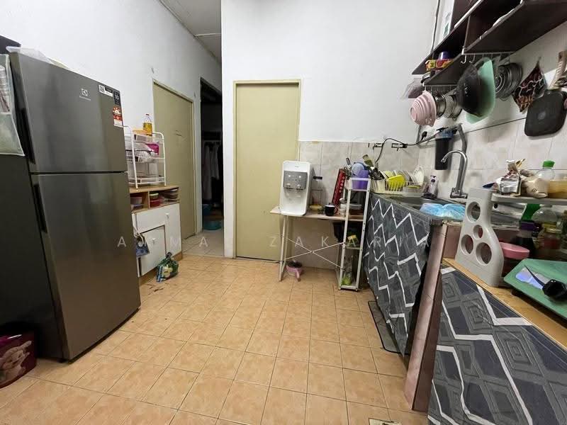 1-storey Terraced House for Sale in Cyberjaya (Selangor) - Akmal Zakaria - Kitchen - PropertyGuru.com.my