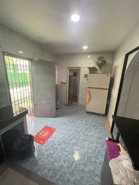 Rumah Teres 1-Tingkat untuk Dijual di Taman Onn Holding (Kulai) - Daniel Yong - Kitchen - PropertyGuru.com.my