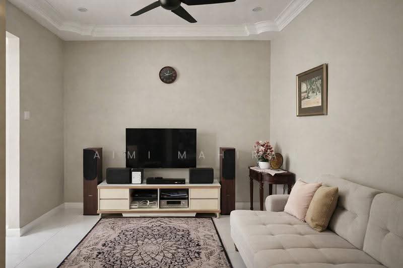 Rumah Berkembar untuk Dijual di Saujana Impian (Kajang) - Aimi Mahirah - Living Room - PropertyGuru.com.my