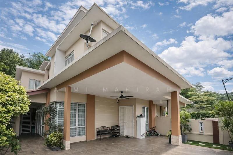 Rumah Berkembar untuk Dijual di Saujana Impian (Kajang) - Aimi Mahirah - Exterior - PropertyGuru.com.my