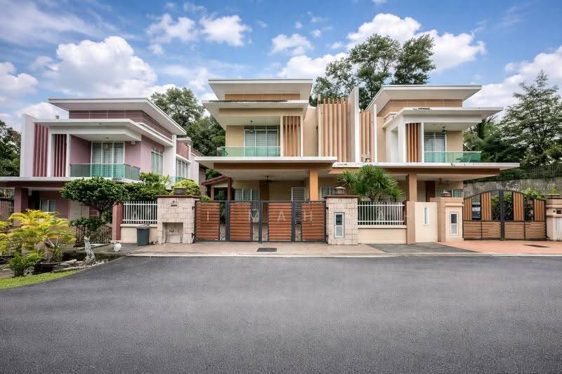 Rumah Berkembar untuk Dijual di Saujana Impian (Kajang) - Aimi Mahirah - Exterior - PropertyGuru.com.my