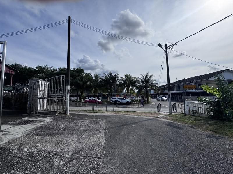 1-storey Terraced House for Sale in Taman Bukit Tiram (Ulu Tiram) - Chloe Chin - Exterior - PropertyGuru.com.my
