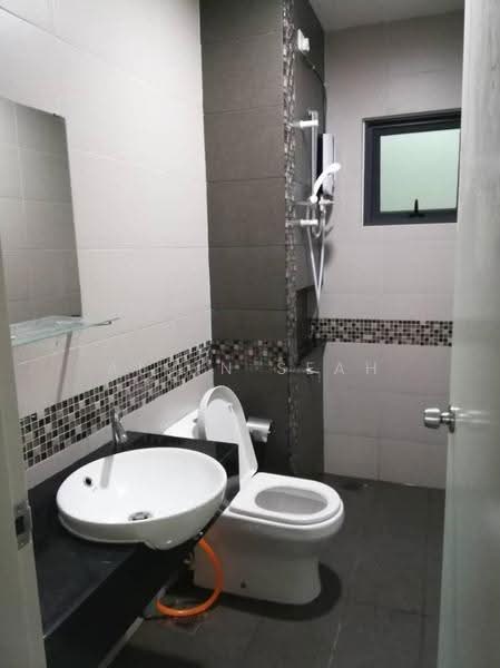 Kondominium untuk Dijual di The Vyne - Alvin Seah - Bathroom - PropertyGuru.com.my