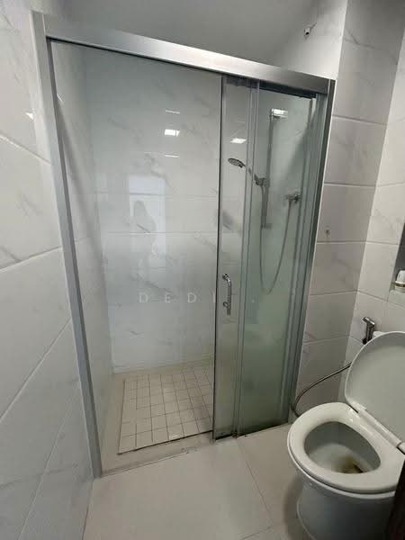 Pangsapuri untuk Disewa di Starview Bay @ Forest City - Dedi . - Bathroom - PropertyGuru.com.my