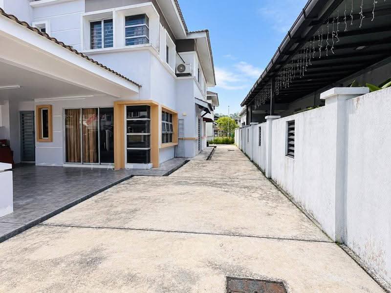 Semi-Detached House for Sale in Taman Tasik Semenyih (Semenyih) - Tasya Ruslan - PropertyGuru.com.my