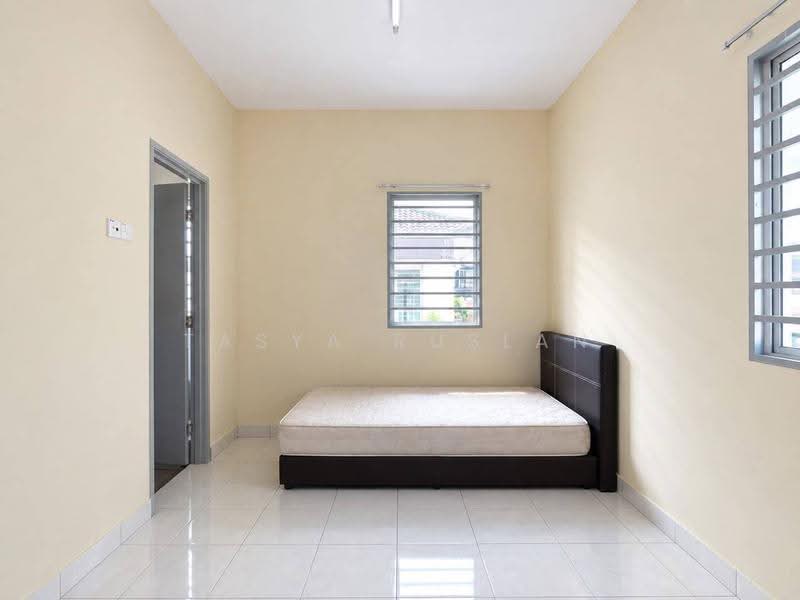 Semi-Detached House for Sale in Taman Tasik Semenyih (Semenyih) - Tasya Ruslan - PropertyGuru.com.my