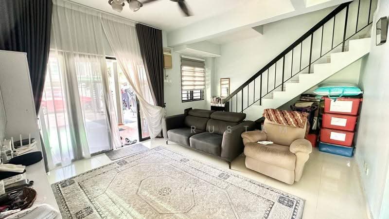 Rumah Teres 2-Tingkat untuk Dijual di Bandar Puchong Utama (Puchong) - Fahim Rustam - Living Room - PropertyGuru.com.my