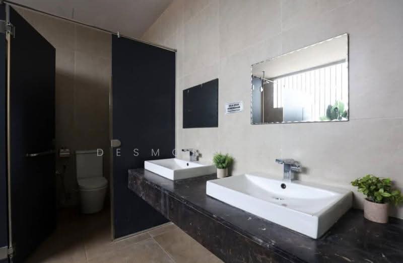 Bungalow House for Rent in Taman Desa Ros (Kajang) - Desmond Low - Bathroom - PropertyGuru.com.my