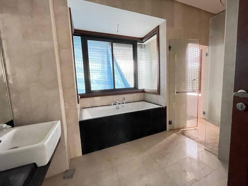 Bungalow House for Sale in Bukit Jelutong (Shah Alam) - Izzaza Izzati - Bathroom - PropertyGuru.com.my