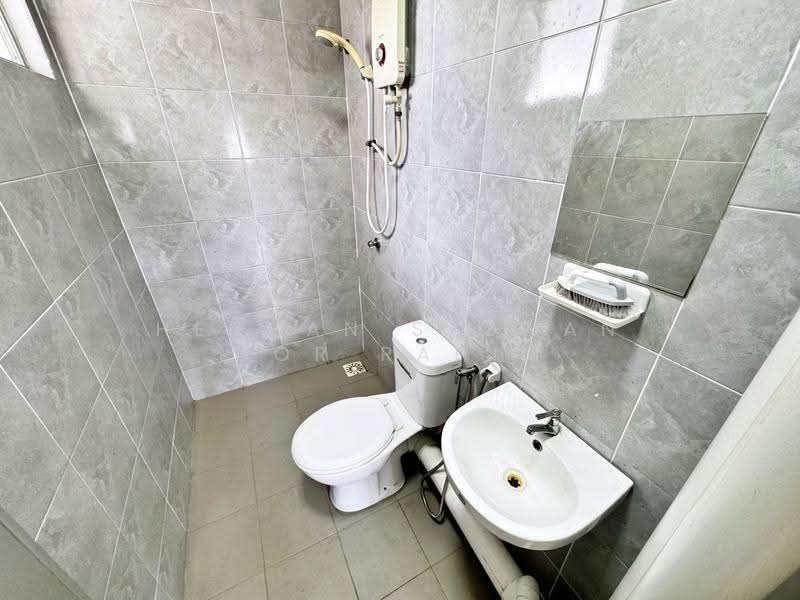 Pangsapuri untuk Dijual di Vesta View - Herman Sazwan Nor Rahim - Bathroom - PropertyGuru.com.my