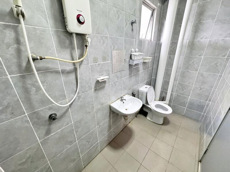 Pangsapuri untuk Dijual di Vesta View - Herman Sazwan Nor Rahim - Bathroom - PropertyGuru.com.my
