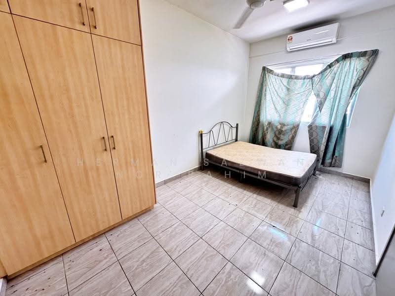 Pangsapuri untuk Dijual di Vesta View - Herman Sazwan Nor Rahim - Bedroom - PropertyGuru.com.my