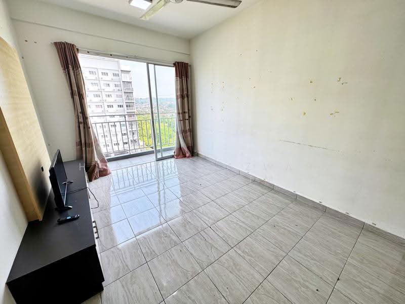 Pangsapuri untuk Dijual di Vesta View - Herman Sazwan Nor Rahim - Living Room - PropertyGuru.com.my